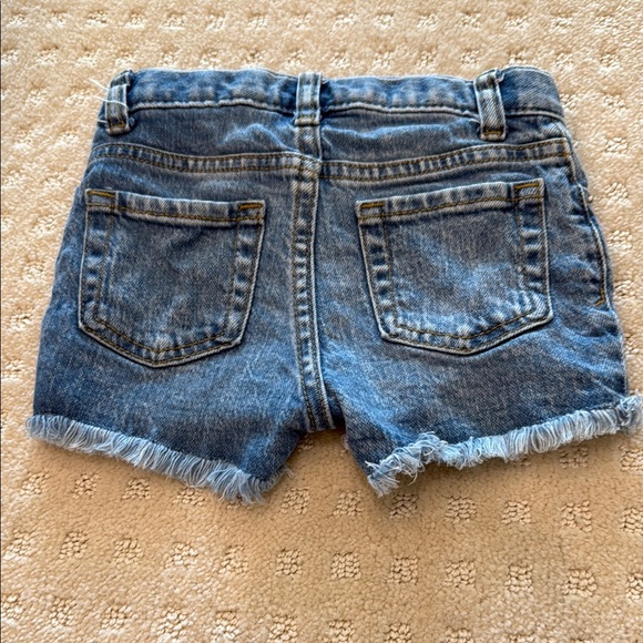 🔴Cat & Jack Denim Shorts with Floral Accents - Picture 2 of 3